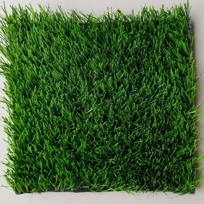 Tappeto erboso artificiale con resistenza ai raggi UV, altezza del pelo di 50 mm, per campi da calcio standard