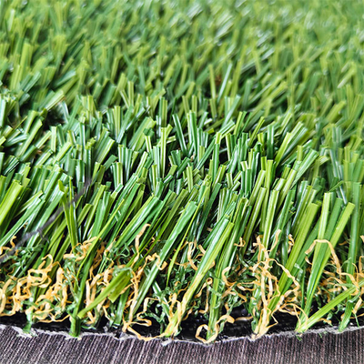 Erba verde artificiale da 30 mm per la posa e la decorazione con colori vivaci e un forte supporto adesivo