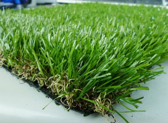 PP o PE verde scuro Astro Turf Grass For Garden Outdoor Field con supporto e rivestimento personalizzabili