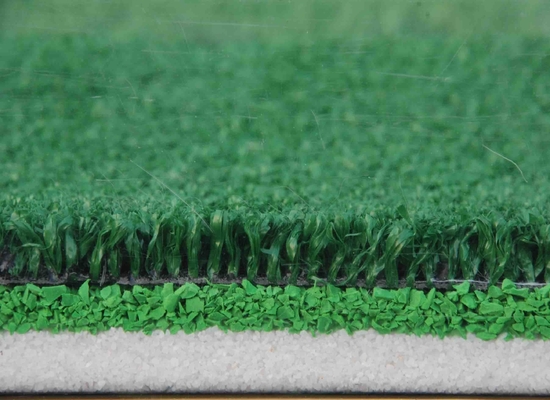 In polvere di legno artificiale per golf con supporto in PP 266 punti/m per uso esterno o pavimento domestico ad alta densità