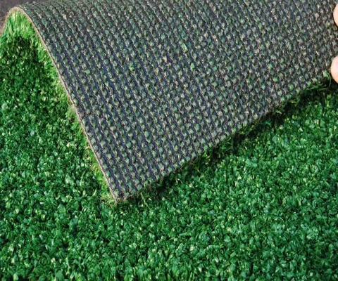 In polvere di legno artificiale per golf con supporto in PP 266 punti/m per uso esterno o pavimento domestico ad alta densità