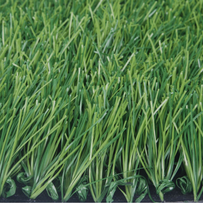 Materiale PE Calcio sintetico Piastra artificiale verde con tasso di cucitura 140 punti/m 50 mm Altezza del palo MOQ 1000mq