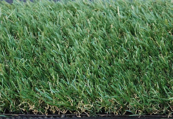 12000 Dtex Paesaggio erba artificiale 5/8" calibro PE Materiale resistenza ai raggi UV e bassa manutenzione