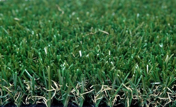 12000 Dtex Paesaggio erba artificiale 5/8" calibro PE Materiale resistenza ai raggi UV e bassa manutenzione
