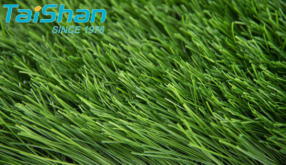 Erba sintetica per calcio e calcio con altezza del pelo di 40 mm, 12000 Dtex, riempita di granuli di gomma, per campi sportivi