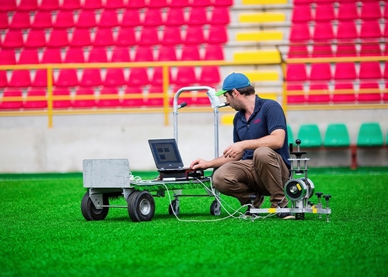 50 mm di calcio di erba artificiale 160 punti/M di erba finta per campi da calcio e attività all'aperto con poca manutenzione