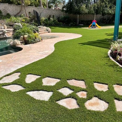 30mm resistente all'usura Non infill Paesaggio di erba artificiale con alte prestazioni per parco giochi e scene sportive