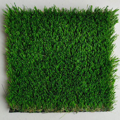 Giocattolo versatile erba artificiale resistente ai raggi UV per paesaggi e parchi giochi con lattice verde SBR
