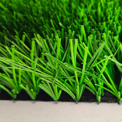 60 mm di altezza di pila erba artificiale verde utilizzata per sport all'aperto con grande resistenza ai raggi UV e bassa manutenzione