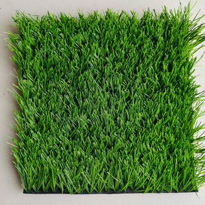 60 mm di erba artificiale per calcio facile da installare materiale PE Astro Grass per campi da calcio e attività all'aperto