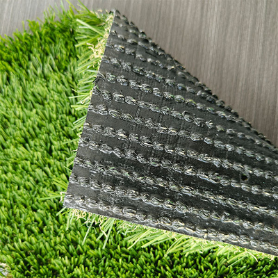 Performance di alta permeabilità all'acqua di 30 mm erba verde artificiale con adesivo PU utilizzato per campi di svago