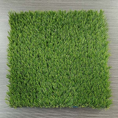 160 punti di sutura/m altezza del mucchio 32 mm Erba artificiale artificiale ricreativa utilizzata per campi paesaggistici e parchi giochi scolastici