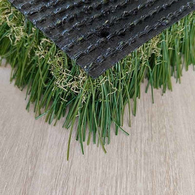 Erba artificiale verde con basso costo di manutenzione e elevata densità di 10500-21000 punti/mq