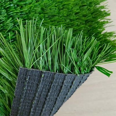 17500 Dtex erba artificiale UV resistente con altezza di 60 mm per sport e svago