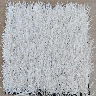 50 mm di erba artificiale bianca da calcio 12000 Dtex Riempimento necessaria di erba sintetica per campi da calcio