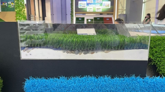 2025 Nuovo erbaccio artificiale non riempito con tappetino ammortizzante per campi da sport