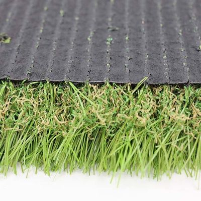 Erba artificiale con resistenza ai raggi UV, altezza del pelo di 50 mm, 9600 Dtex, per l'abbellimento del tempo libero