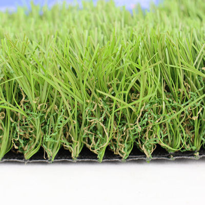Erba artificiale con resistenza ai raggi UV, altezza del pelo di 50 mm, 9600 Dtex, per l'abbellimento del tempo libero