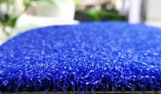 Terreno artificiale di hockey certificato FIH con 17 mm di altezza della pila Spruzzatura d'acqua Senza metalli pesanti per un gioco costante