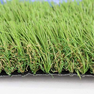 Erba artificiale da paesaggio resistente ai raggi UV e a bassa manutenzione con miscelazione a 4 colori per spazi esterni